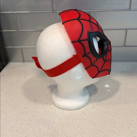 SpiderMan Mask - Picture 2 of 7